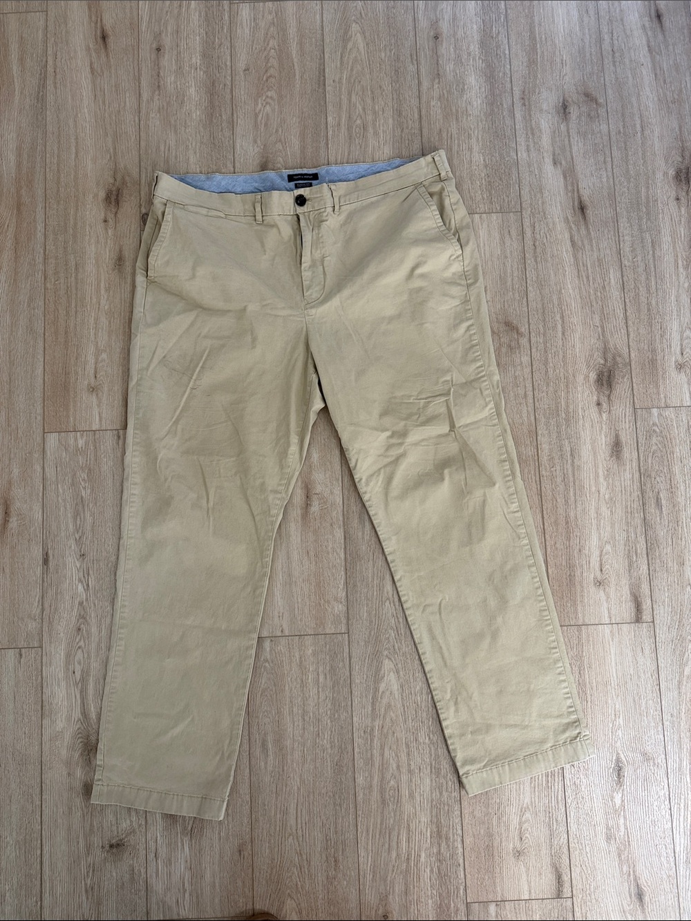 Tommy Hilfiger Men's Light Khaki Chino Pants